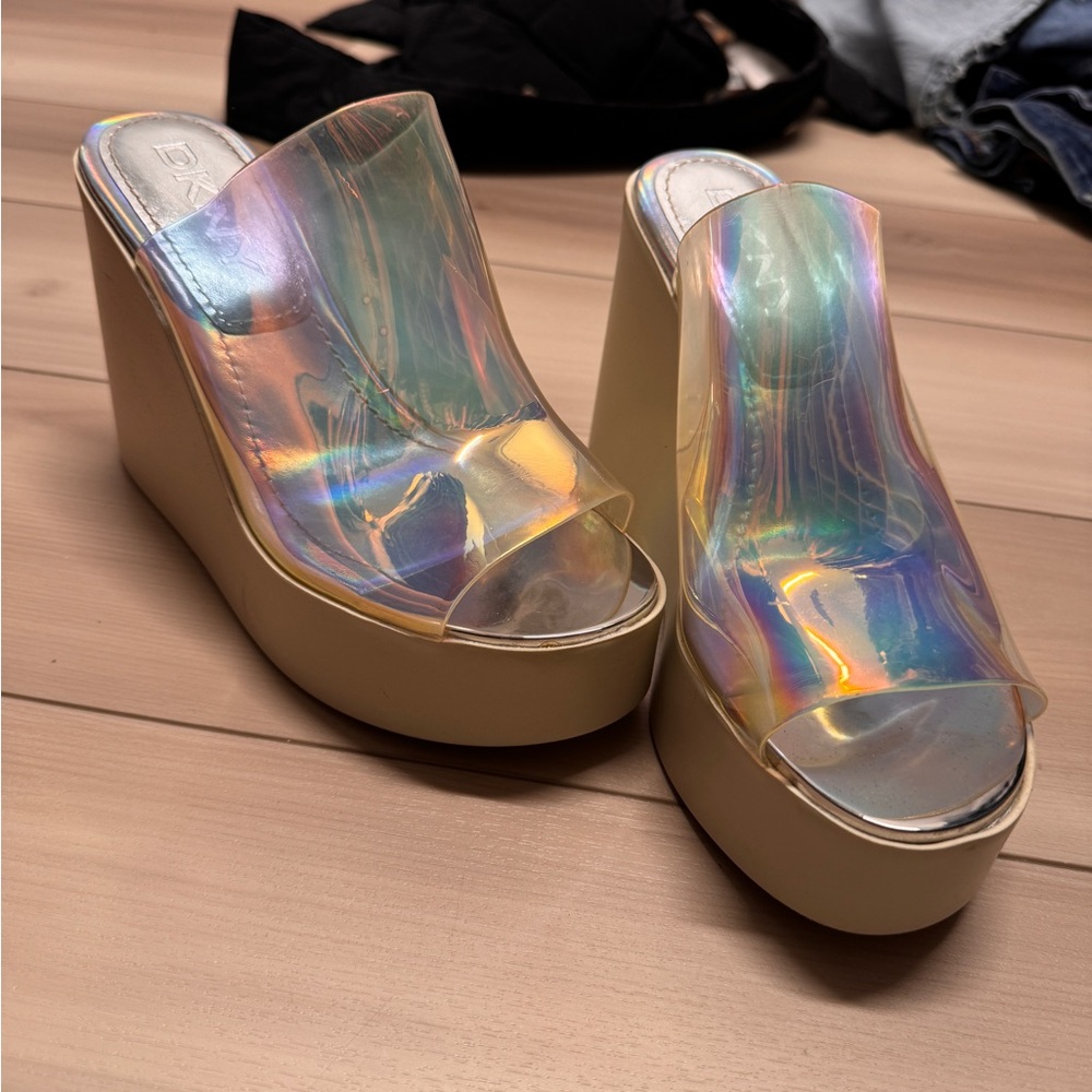 holographic wedges